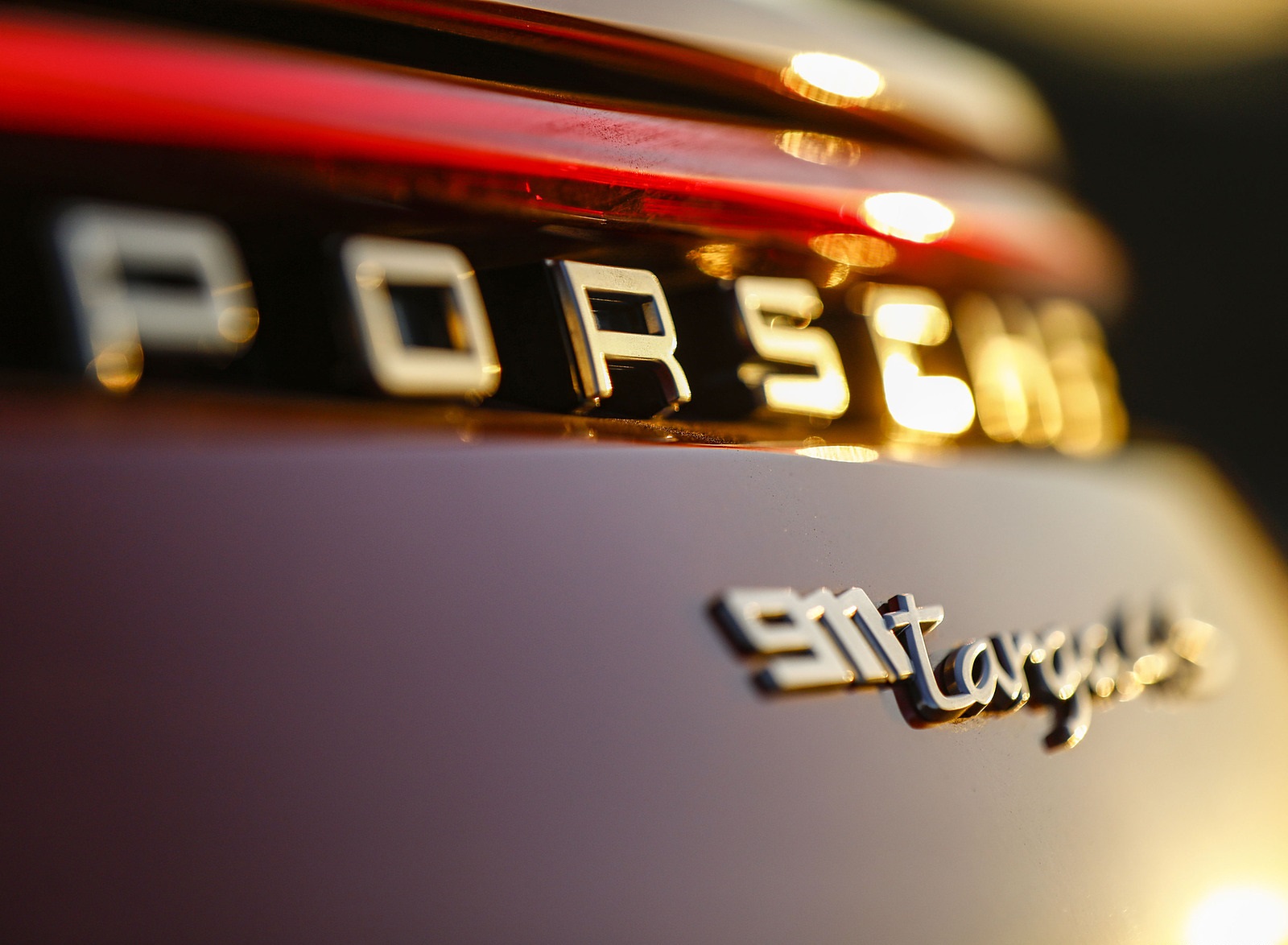 2021 Porsche 911 Targa 4S Heritage Design Edition (Color: Cherry Metallic) Badge Wallpapers #56 of 82