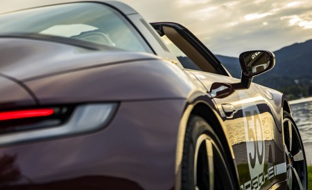 2021 Porsche 911 Targa 4S Heritage Design Edition (Color: Cherry Metallic) Detail Wallpapers 450x275 (45)