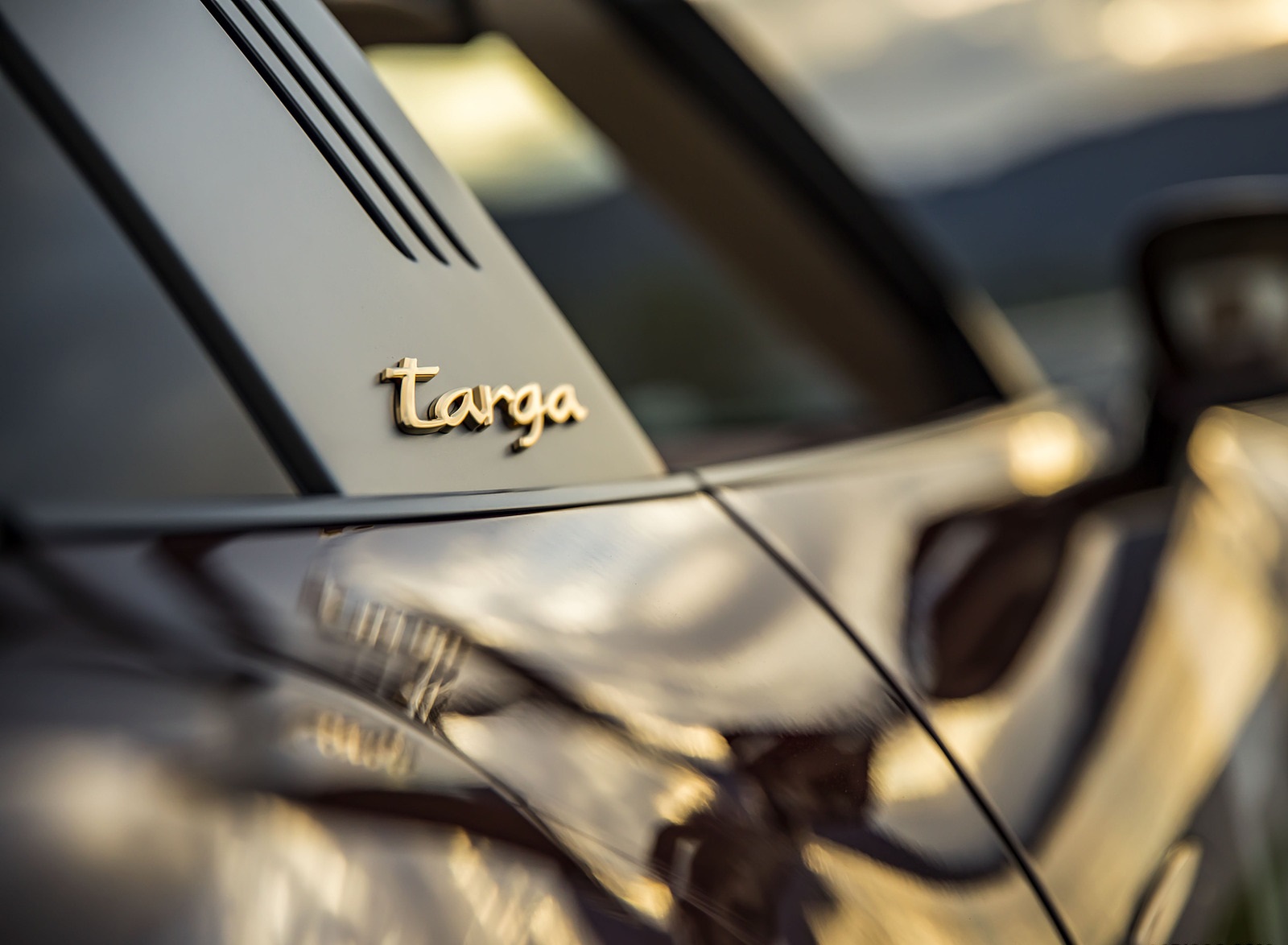 2021 Porsche 911 Targa 4S Heritage Design Edition (Color: Cherry Metallic) Detail Wallpapers #53 of 82