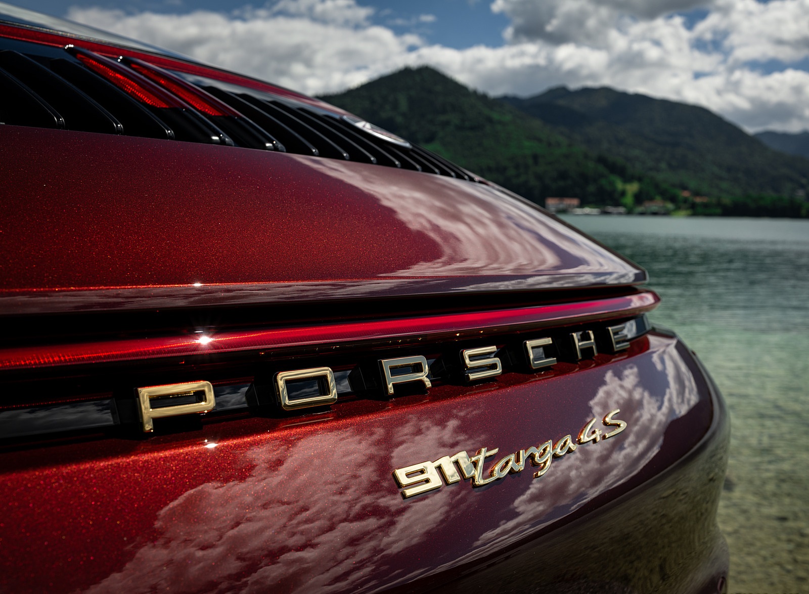2021 Porsche 911 Targa 4S Heritage Design Edition (Color: Cherry Metallic) Detail Wallpapers #51 of 82