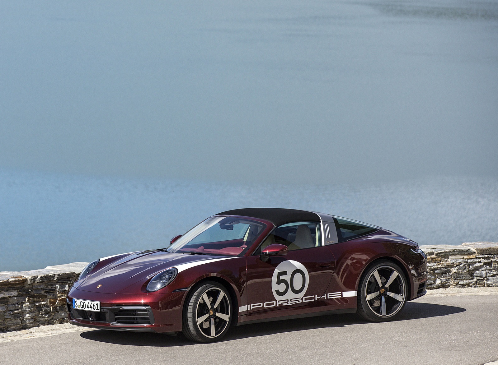 2021 Porsche 911 Targa 4S Heritage Design Edition (Color: Cherry Metallic) Front Three-Quarter Wallpapers #27 of 82