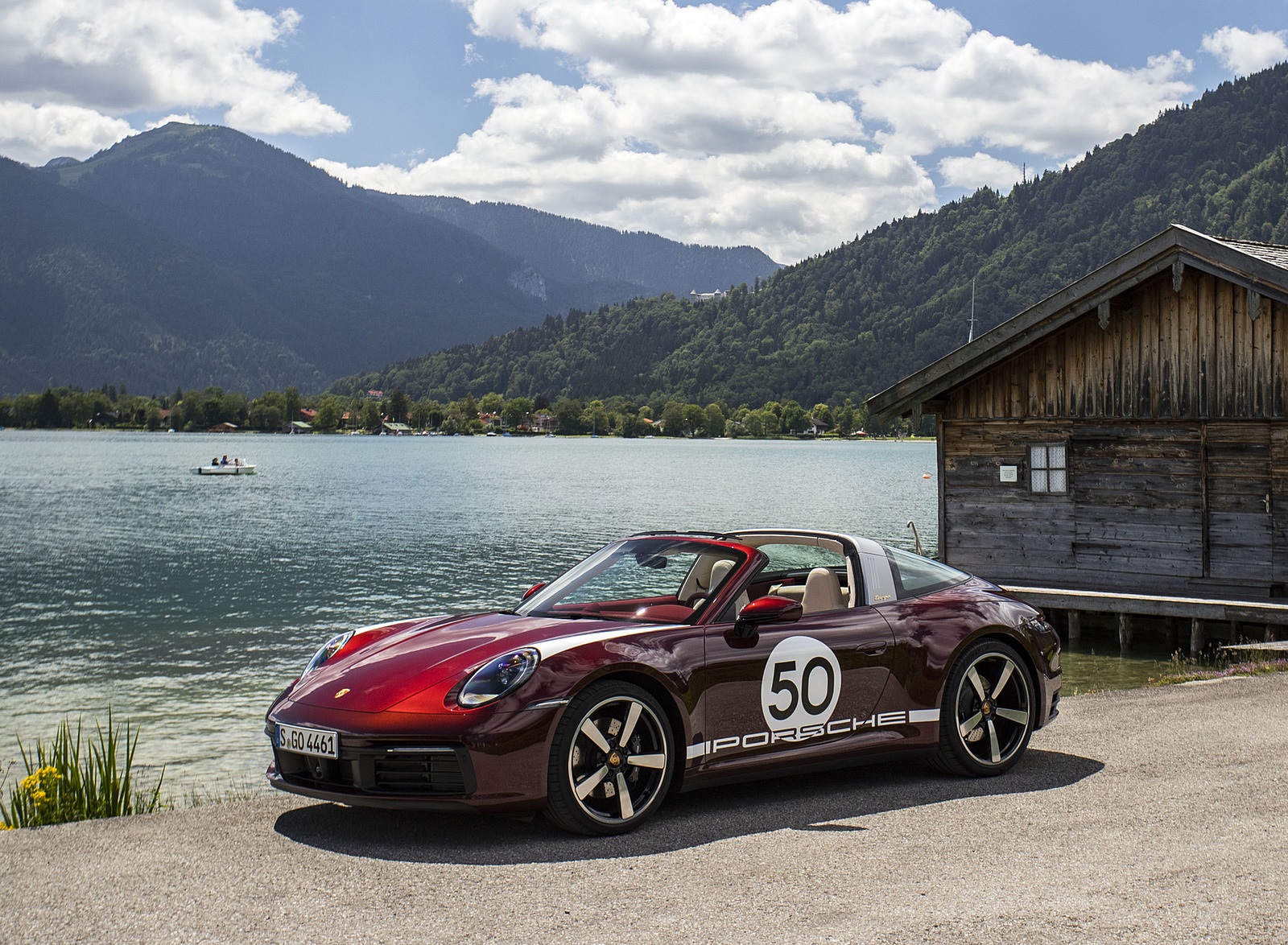 2021 Porsche 911 Targa 4S Heritage Design Edition (Color: Cherry Metallic) Front Three-Quarter Wallpapers #28 of 82