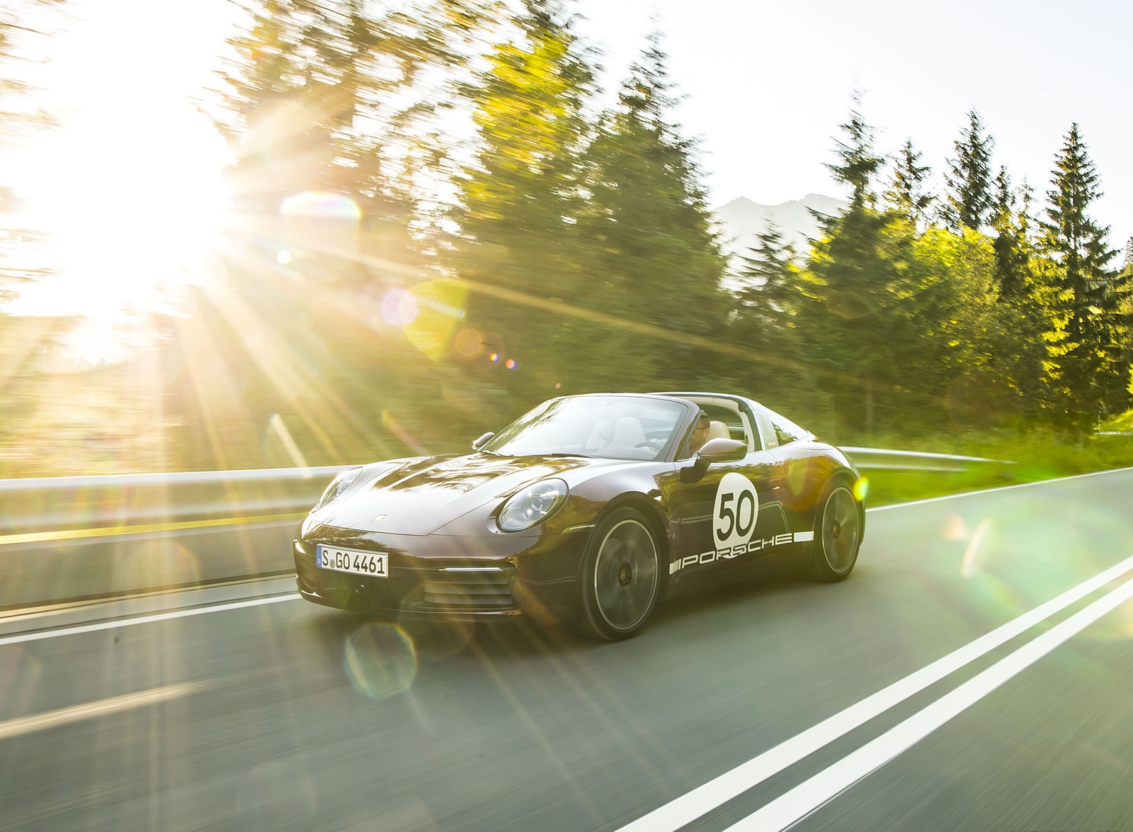 2021 Porsche 911 Targa 4S Heritage Design Edition (Color: Cherry Metallic) Front Three-Quarter Wallpapers (9)