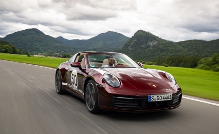 2021 Porsche 911 Targa 4S Heritage Design Edition (Color: Cherry Metallic) Front Three-Quarter Wallpapers 450x275 (2)