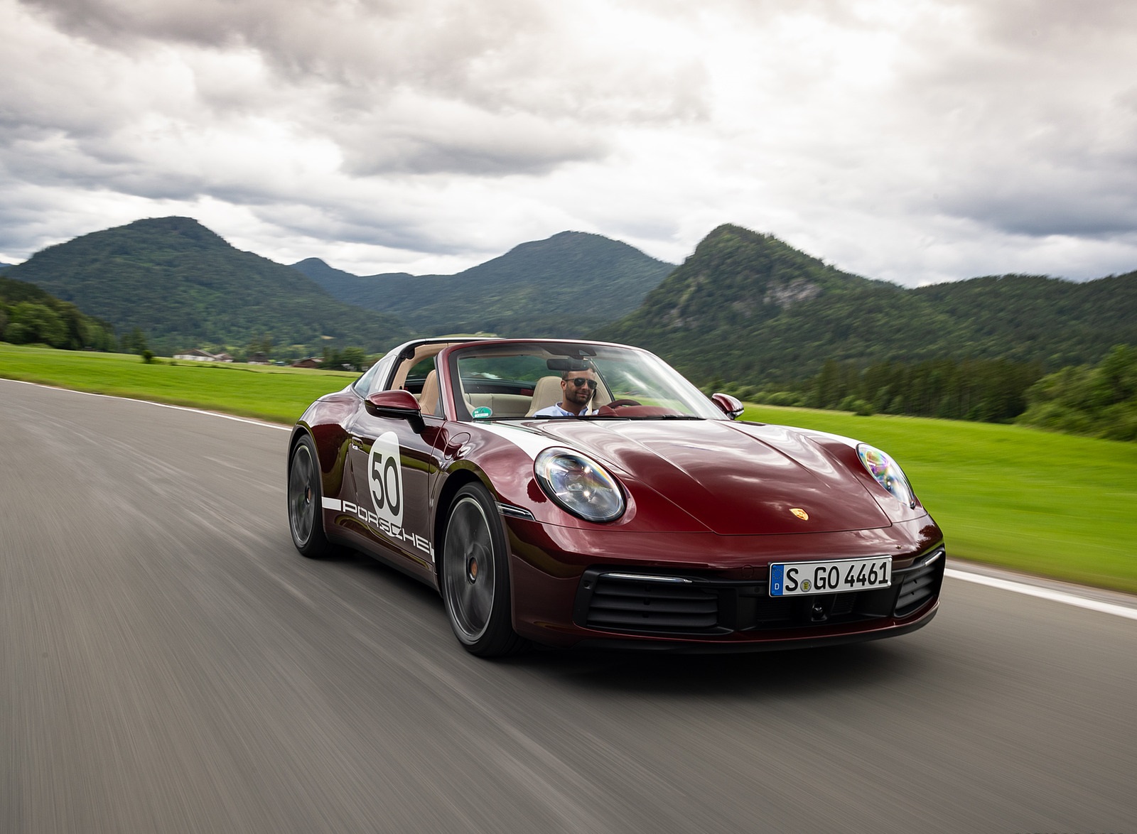 2021 Porsche 911 Targa 4S Heritage Design Edition (Color: Cherry Metallic) Front Three-Quarter Wallpapers (2)