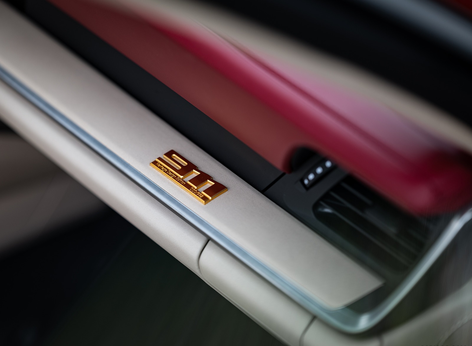 2021 Porsche 911 Targa 4S Heritage Design Edition (Color: Cherry Metallic) Interior Detail Wallpapers #67 of 82