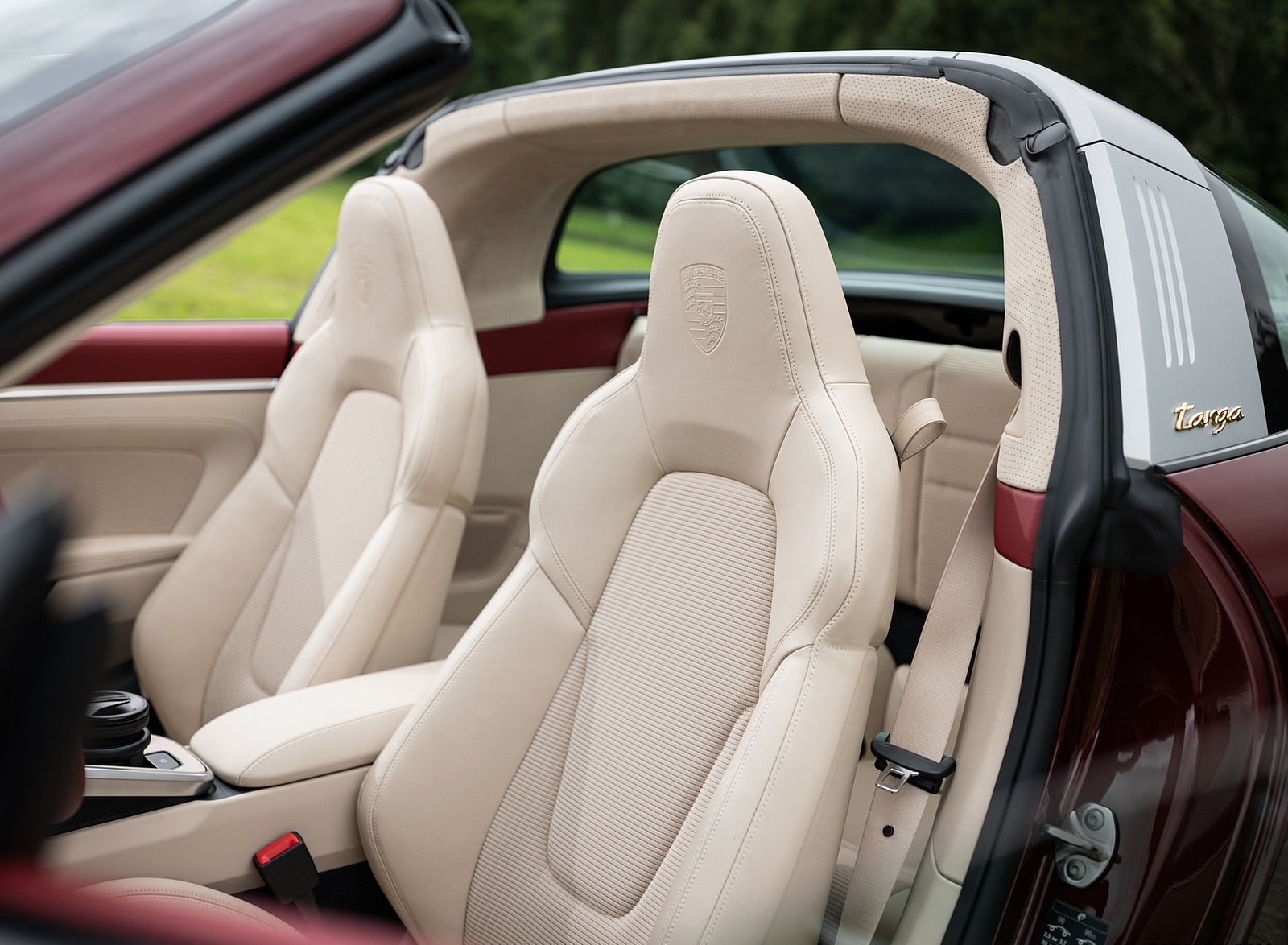2021 Porsche 911 Targa 4S Heritage Design Edition (Color: Cherry Metallic) Interior Seats Wallpapers #70 of 82
