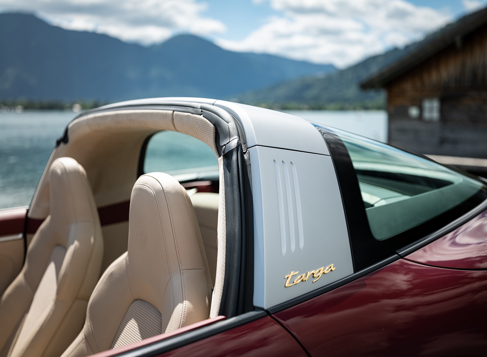 2021 Porsche 911 Targa 4S Heritage Design Edition (Color: Cherry Metallic) Interior Wallpapers #64 of 82