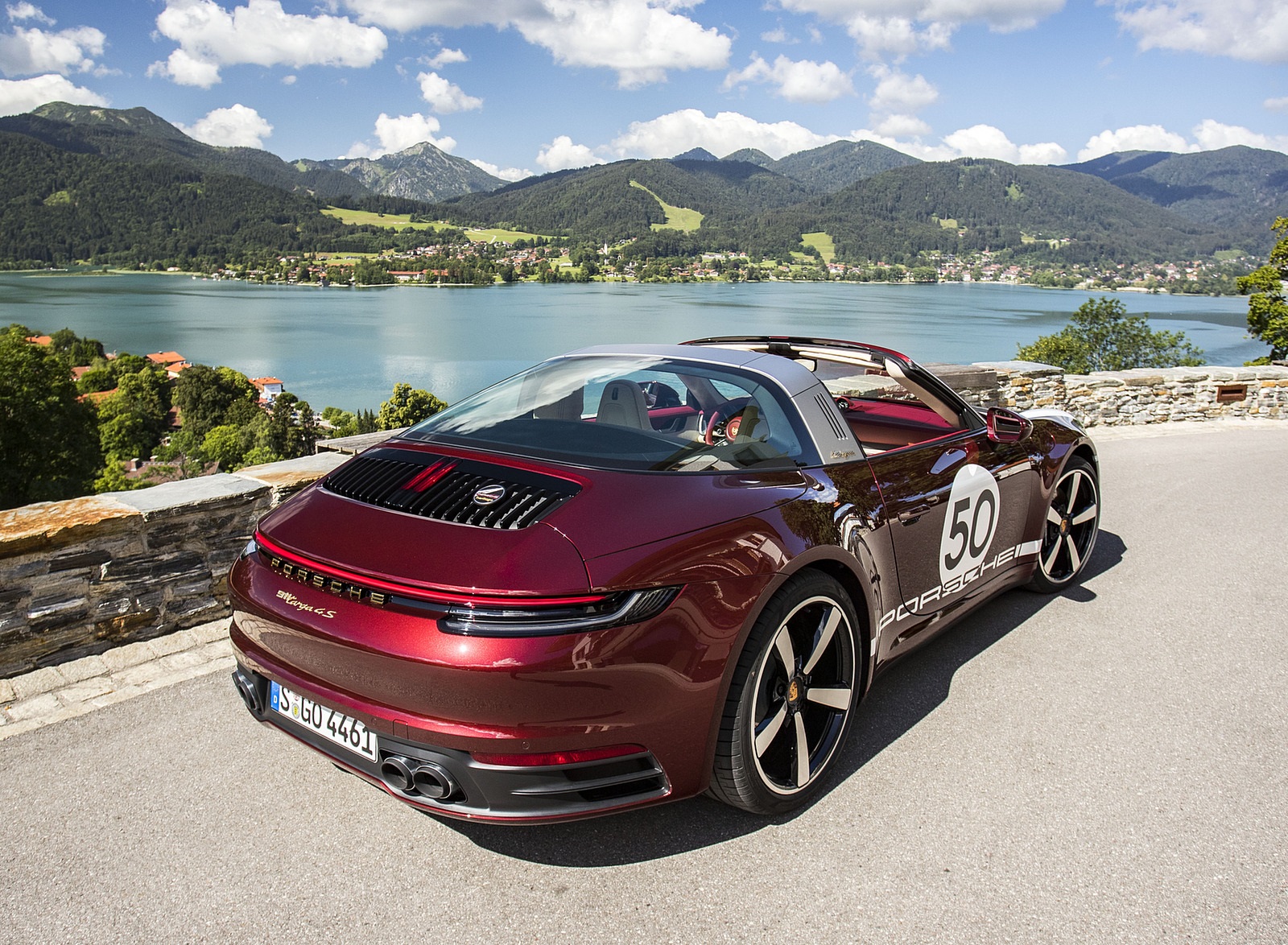 2021 Porsche 911 Targa 4S Heritage Design Edition (Color: Cherry Metallic) Rear Three-Quarter Wallpapers #30 of 82