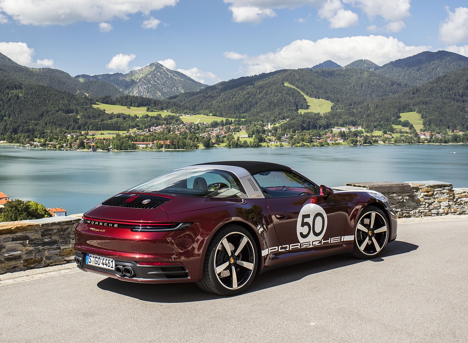 2021 Porsche 911 Targa 4S Heritage Design Edition (Color: Cherry Metallic) Rear Three-Quarter Wallpapers #33 of 82