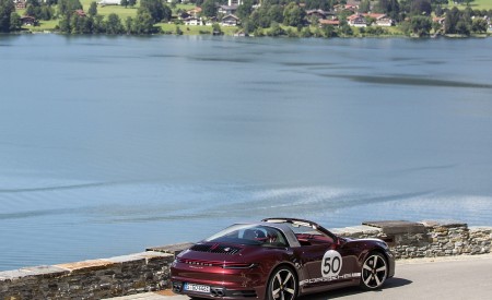 2021 Porsche 911 Targa 4S Heritage Design Edition (Color: Cherry Metallic) Rear Three-Quarter Wallpapers 450x275 (36)