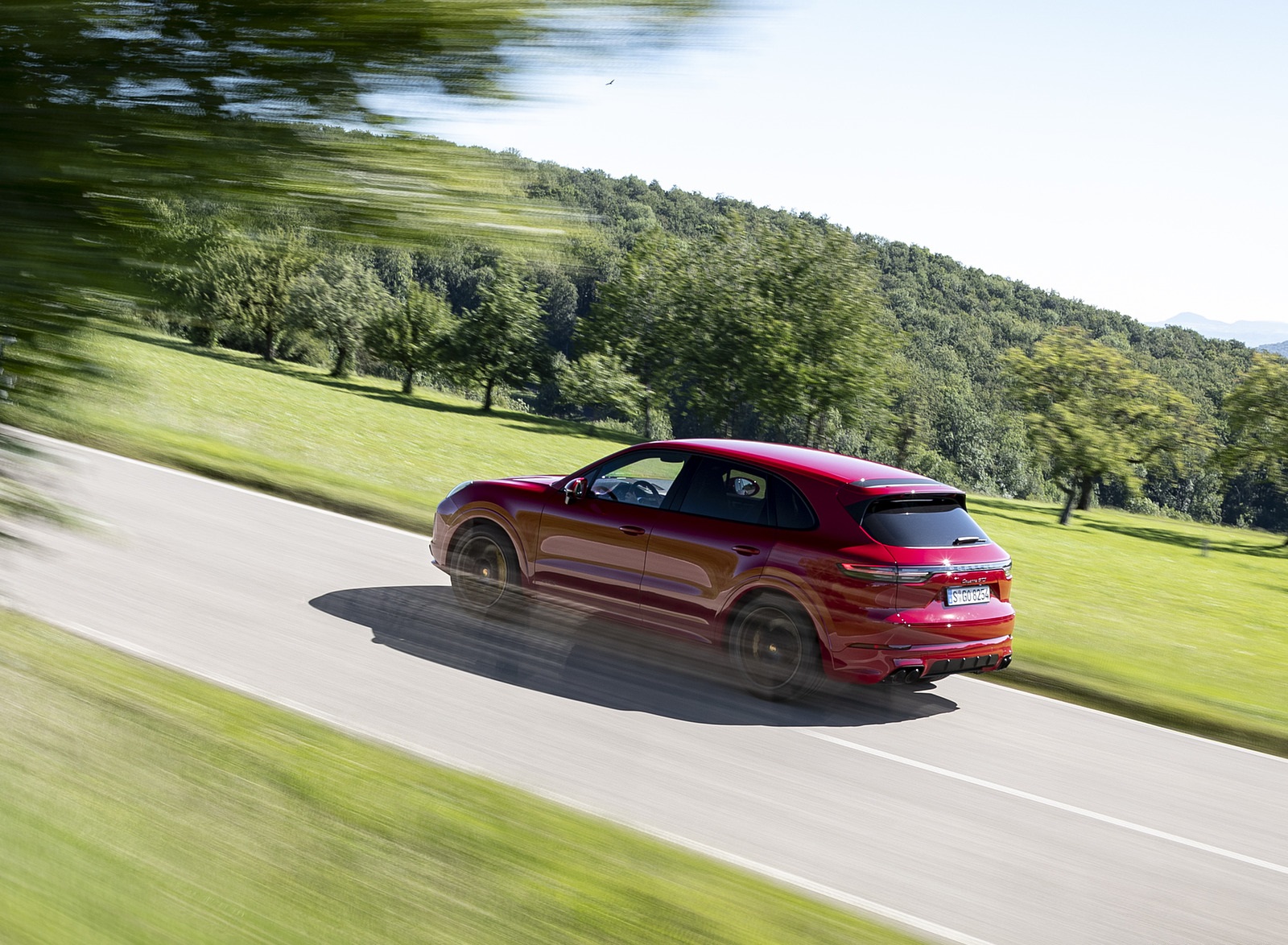 2021 Porsche Cayenne GTS (Color: Carmine Red) Rear Three-Quarter Wallpapers (6)
