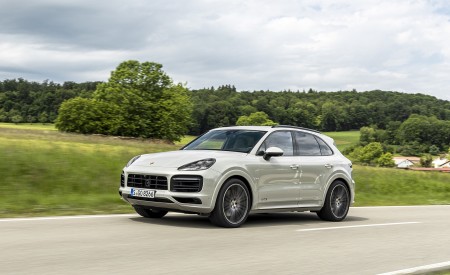 2021 Porsche Cayenne GTS (Color: Sechura Beige Metallic) Front Three-Quarter Wallpapers 450x275 (30)