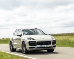 2021 Porsche Cayenne GTS (Color: Sechura Beige Metallic) Front Three-Quarter Wallpapers 150x120 (31)