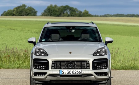 2021 Porsche Cayenne GTS (Color: Sechura Beige Metallic) Front Wallpapers 450x275 (58)