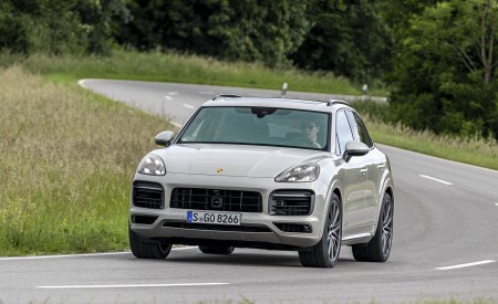 2021 Porsche Cayenne GTS (Color: Sechura Beige Metallic) Front Wallpapers 450x275 (47)