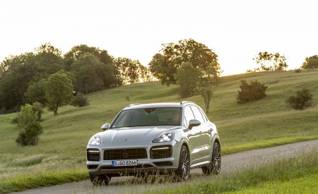2021 Porsche Cayenne GTS (Color: Sechura Beige Metallic) Front Wallpapers 450x275 (36)