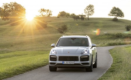 2021 Porsche Cayenne GTS (Color: Sechura Beige Metallic) Front Wallpapers 450x275 (26)