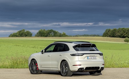 2021 Porsche Cayenne GTS (Color: Sechura Beige Metallic) Rear Three-Quarter Wallpapers 450x275 (59)
