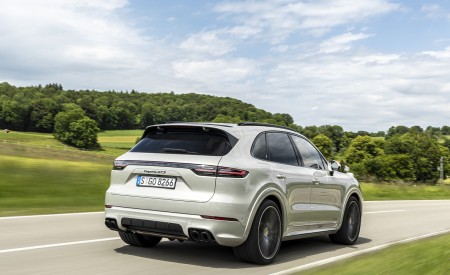 2021 Porsche Cayenne GTS (Color: Sechura Beige Metallic) Rear Three-Quarter Wallpapers 450x275 (49)