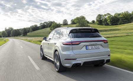 2021 Porsche Cayenne GTS (Color: Sechura Beige Metallic) Rear Wallpapers 450x275 (39)