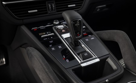 2021 Porsche Cayenne GTS Coupe (Color: Carmine Red) Central Console Wallpapers 450x275 (54)