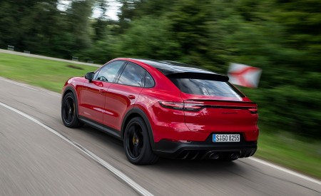 2021 Porsche Cayenne GTS Coupe (Color: Carmine Red) Rear Three-Quarter Wallpapers 450x275 (9)