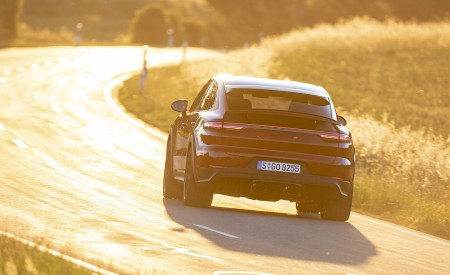 2021 Porsche Cayenne GTS Coupe (Color: Carmine Red) Rear Wallpapers 450x275 (16)