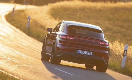 2021 Porsche Cayenne GTS Coupe (Color: Carmine Red) Rear Wallpapers 450x275 (17)