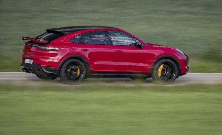 2021 Porsche Cayenne GTS Coupe (Color: Carmine Red) Side Wallpapers 450x275 (21)