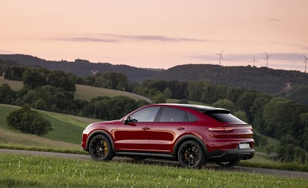 2021 Porsche Cayenne GTS Coupe (Color: Carmine Red) Side Wallpapers 450x275 (33)