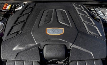 2021 Porsche Cayenne GTS Coupe (Color: Crayon) Engine Wallpapers 450x275 (111)