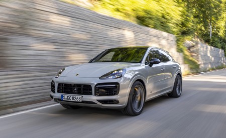 2021 Porsche Cayenne GTS Coupe (Color: Crayon) Front Three-Quarter Wallpapers 450x275 (67)