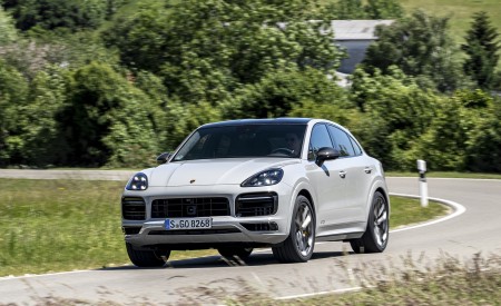 2021 Porsche Cayenne GTS Coupe (Color: Crayon) Front Three-Quarter Wallpapers 450x275 (69)