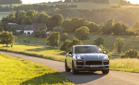 2021 Porsche Cayenne GTS Coupe (Color: Crayon) Front Wallpapers 450x275 (83)