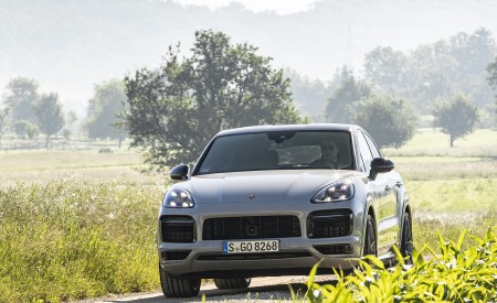 2021 Porsche Cayenne GTS Coupe (Color: Crayon) Front Wallpapers 450x275 (84)