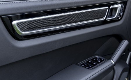 2021 Porsche Cayenne GTS Coupe (Color: Crayon) Interior Detail Wallpapers 450x275 (119)