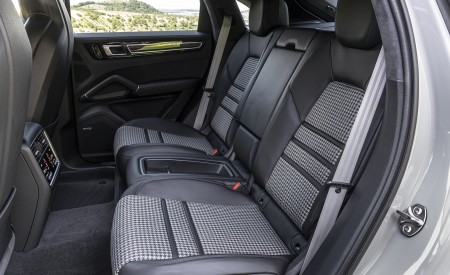 2021 Porsche Cayenne GTS Coupe (Color: Crayon) Interior Rear Seats Wallpapers 450x275 (121)