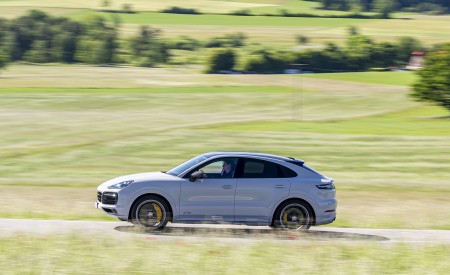 2021 Porsche Cayenne GTS Coupe (Color: Crayon) Side Wallpapers 450x275 (76)