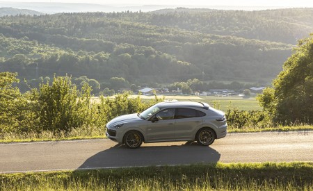 2021 Porsche Cayenne GTS Coupe (Color: Crayon) Side Wallpapers 450x275 (90)