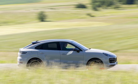 2021 Porsche Cayenne GTS Coupe (Color: Crayon) Side Wallpapers 450x275 (78)