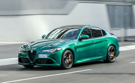 2020 Alfa Romeo Giulia Quadrifoglio Front Three-Quarter Wallpapers 450x275 (4)