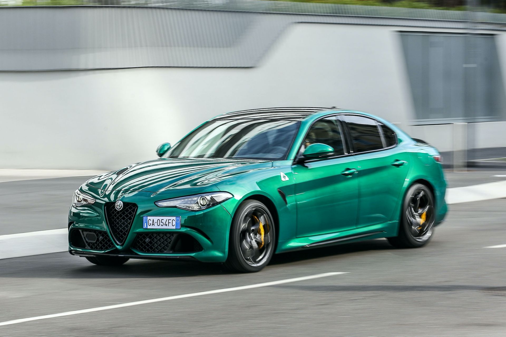 2020 Alfa Romeo Giulia Quadrifoglio Front Three-Quarter Wallpapers (4)