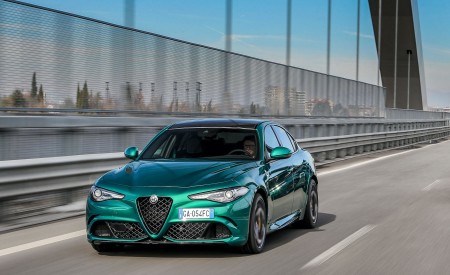 2020 Alfa Romeo Giulia Quadrifoglio Front Three-Quarter Wallpapers 450x275 (6)