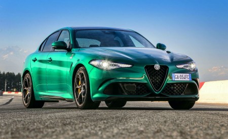 2020 Alfa Romeo Giulia Quadrifoglio Front Wallpapers 450x275 (21)