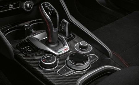 2020 Alfa Romeo Stelvio Quadrifoglio Central Console Wallpapers 450x275 (24)