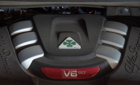 2020 Alfa Romeo Stelvio Quadrifoglio Engine Wallpapers 450x275 (44)