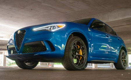 2020 Alfa Romeo Stelvio Quadrifoglio Front Three-Quarter Wallpapers 450x275 (29)