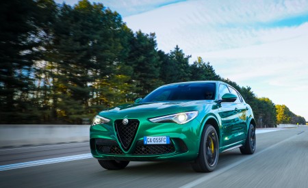 2020 Alfa Romeo Stelvio Quadrifoglio Front Three-Quarter Wallpapers 450x275 (4)