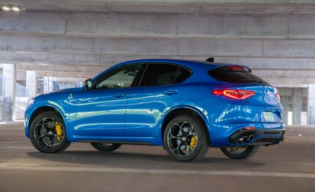 2020 Alfa Romeo Stelvio Quadrifoglio Rear Three-Quarter Wallpapers 450x275 (27)